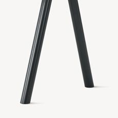 Black/White powder coated legs<br />
Standard
