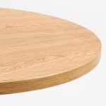 Oak/Walnut<br />
veneer with<br />
matching<br />
edge