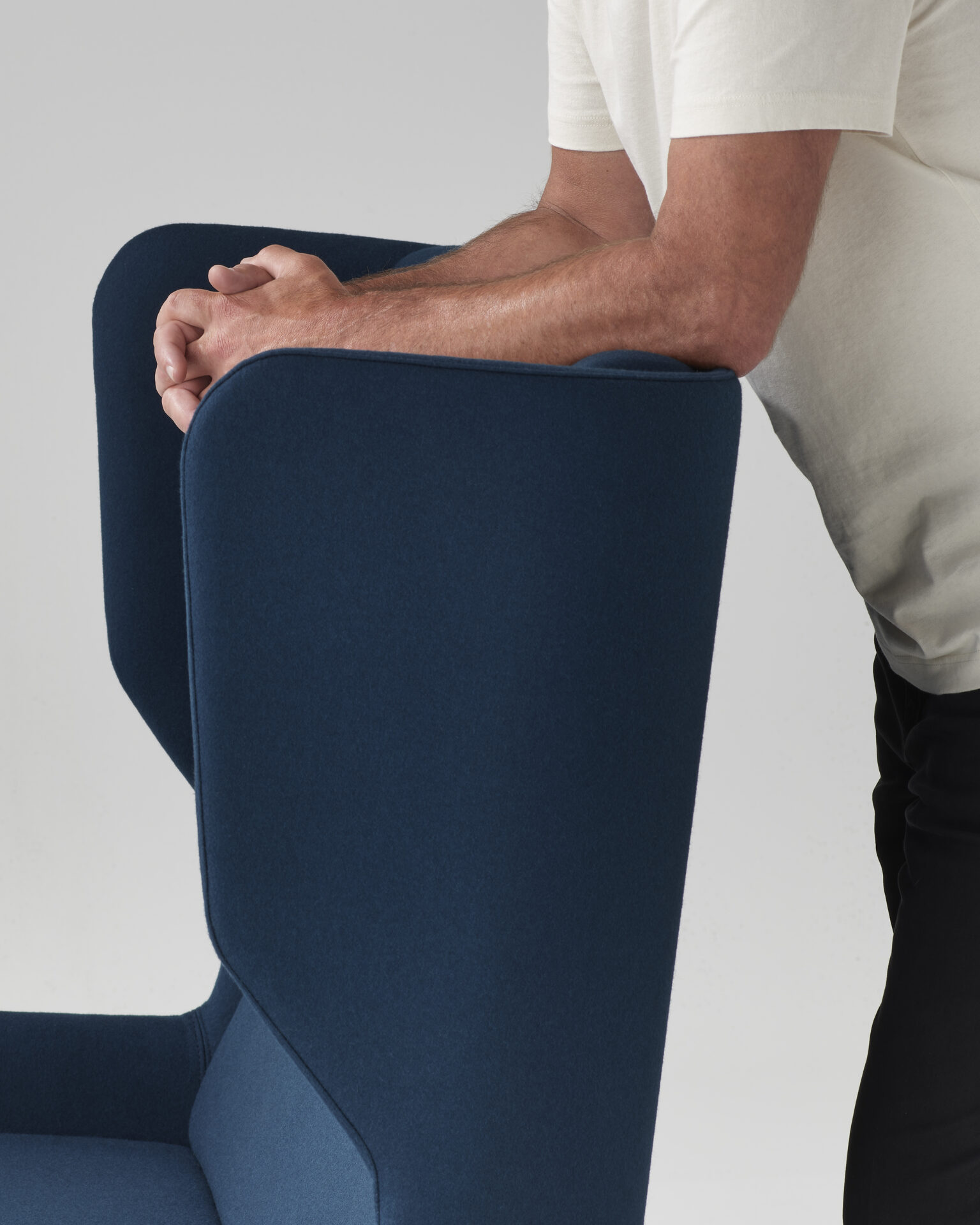HSH2SFBWD_Maharam Gemma Axial_Oak_Detail_HR