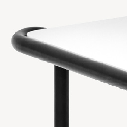 Black/White<br />
powder coated frame<br />

