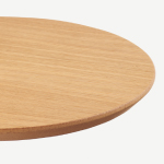 Oak Veneer<br />
with reverse chamfer,<br />
polished MDF edge